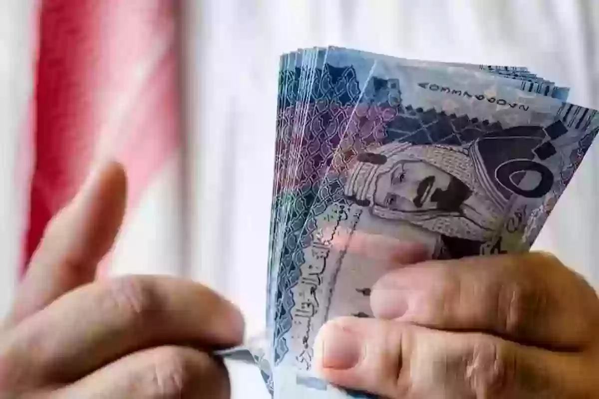 الراتب المناسب للعيش في السعوديه